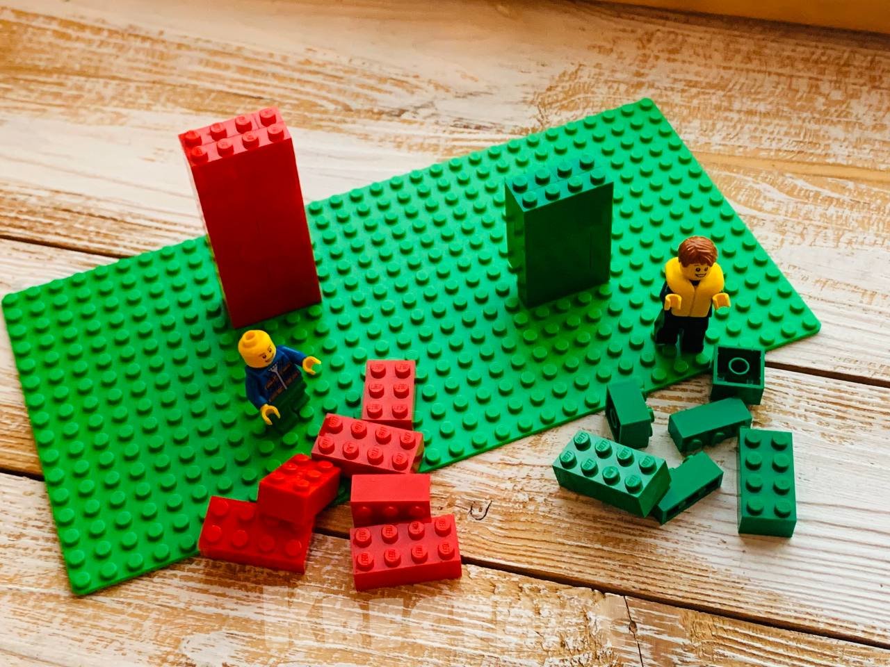 Кубики против LEGO