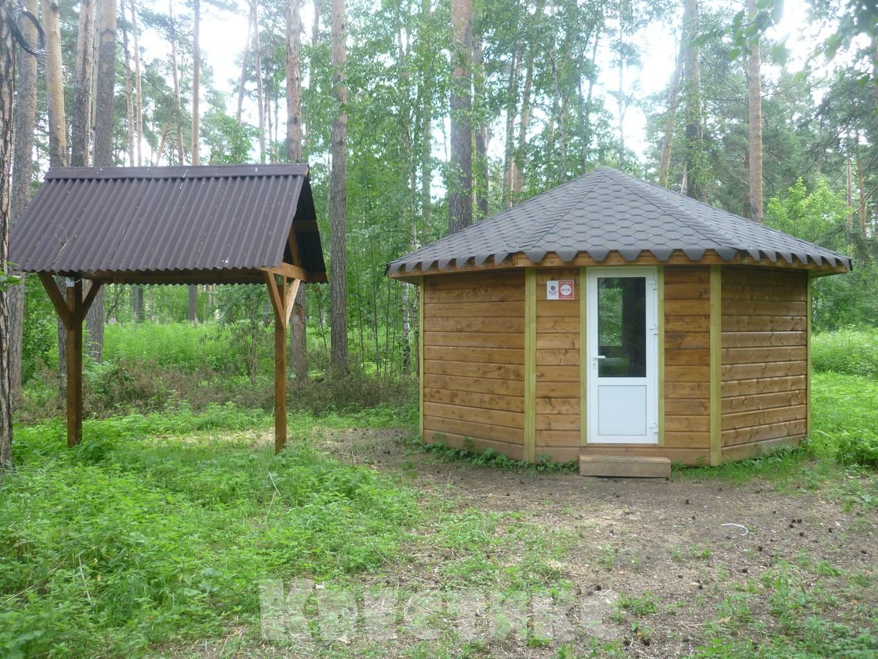 Беседка № 28 в парке отдыха на озере Чемоданчик а Академическом