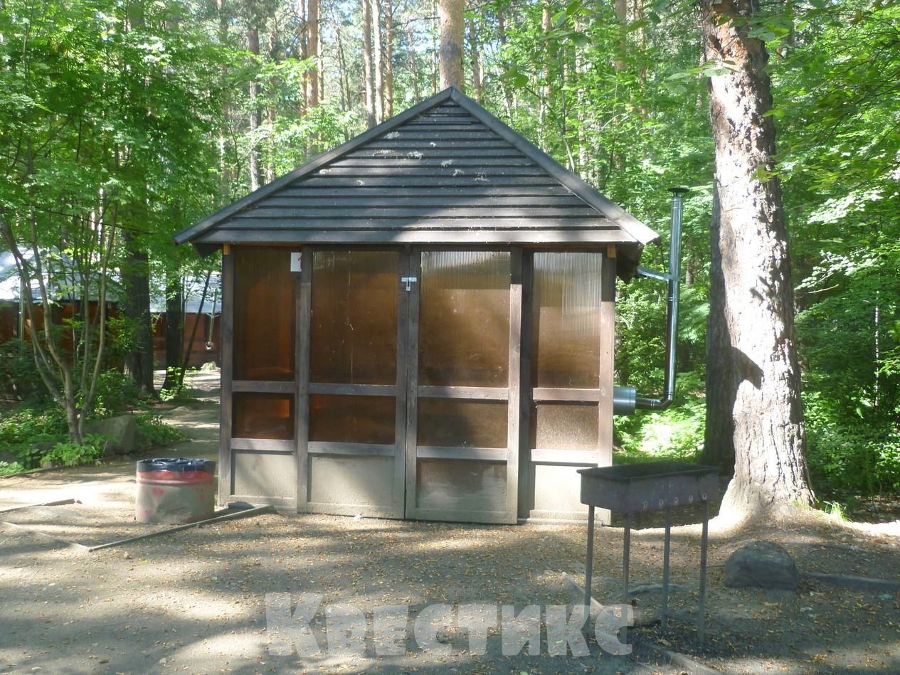Беседка № 1 парк отдыха каменный пляж на озере Шарташ