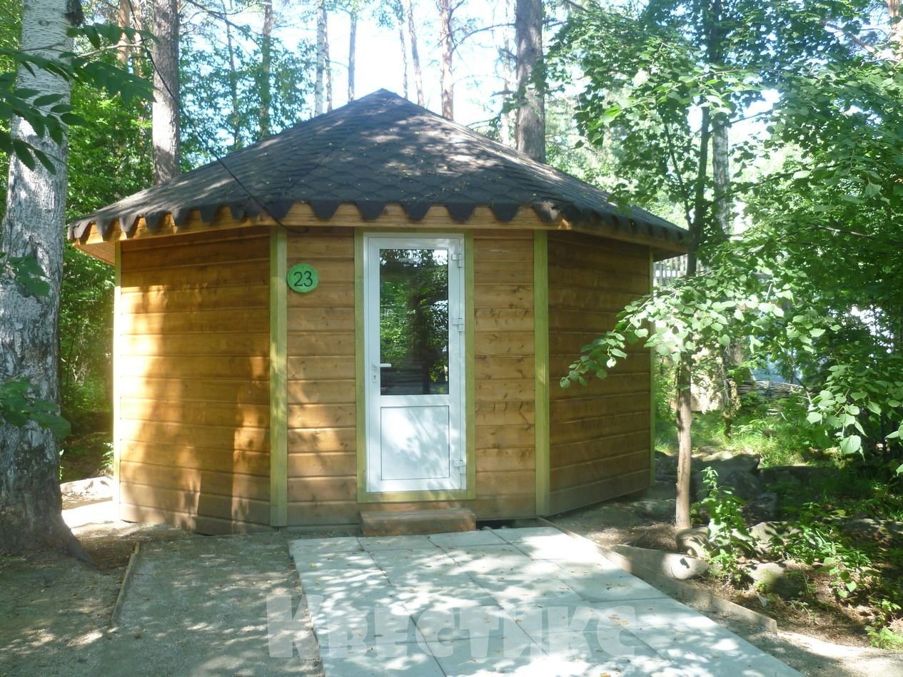 Беседка № 23 парк отдыха каменный пляж на озере Шарташ