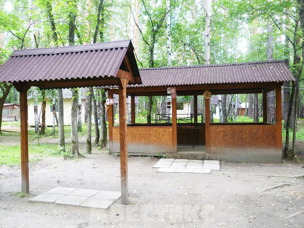Большая летняя беседка с мангалом